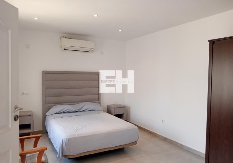 Segunda mano - Semi Detached - Los Montesinos - PUEBLO CENTRO