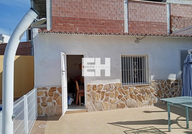 Segunda mano - Semi Detached - Los Montesinos - PUEBLO CENTRO