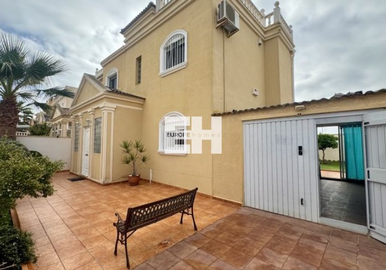 Segunda mano - villa - Torrevieja - Costa Blanca