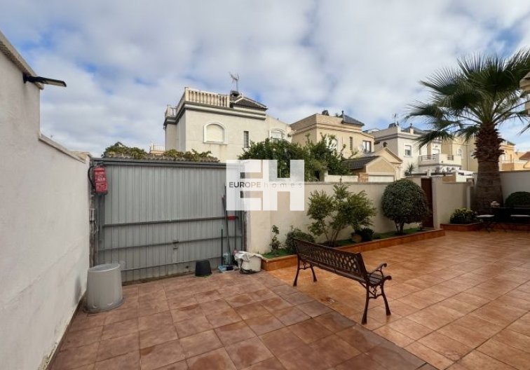 Segunda mano - villa - Torrevieja - Costa Blanca