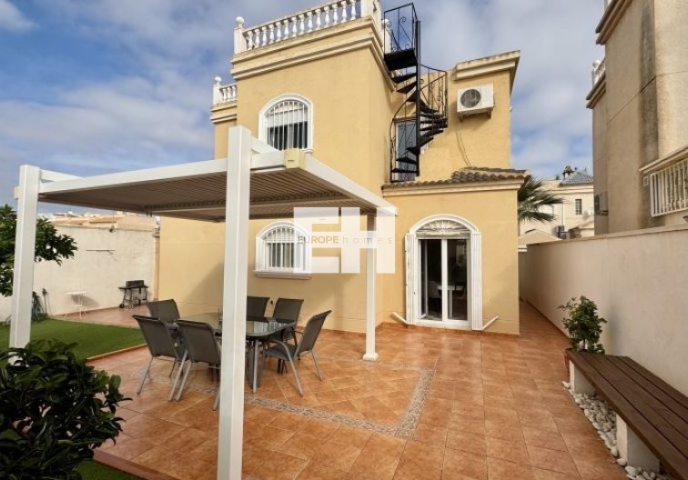 Segunda mano - villa - Torrevieja - Costa Blanca