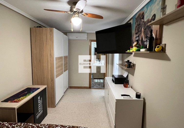 Segunda mano - Apartamento  - Torrevieja - Centro