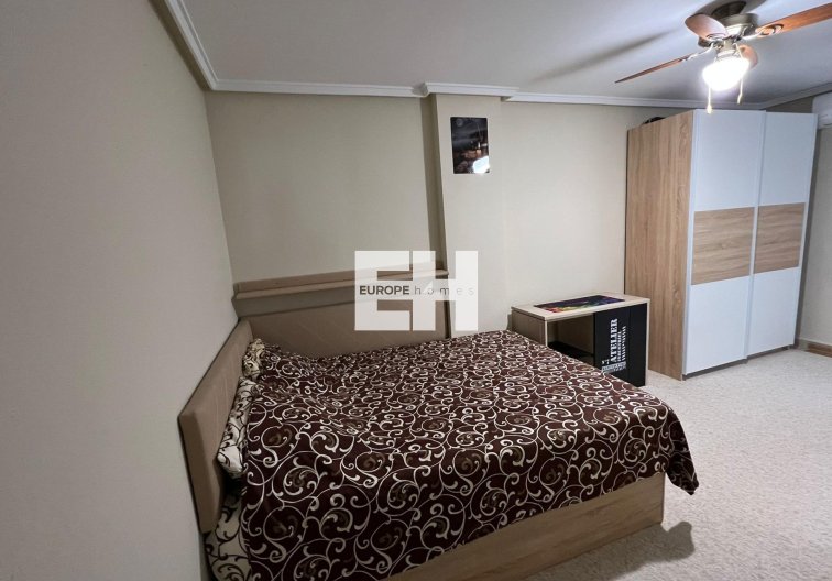 Segunda mano - Apartamento  - Torrevieja - Centro