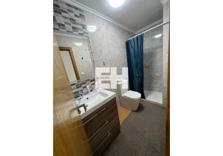 Segunda mano - Apartamento  - Torrevieja - Centro