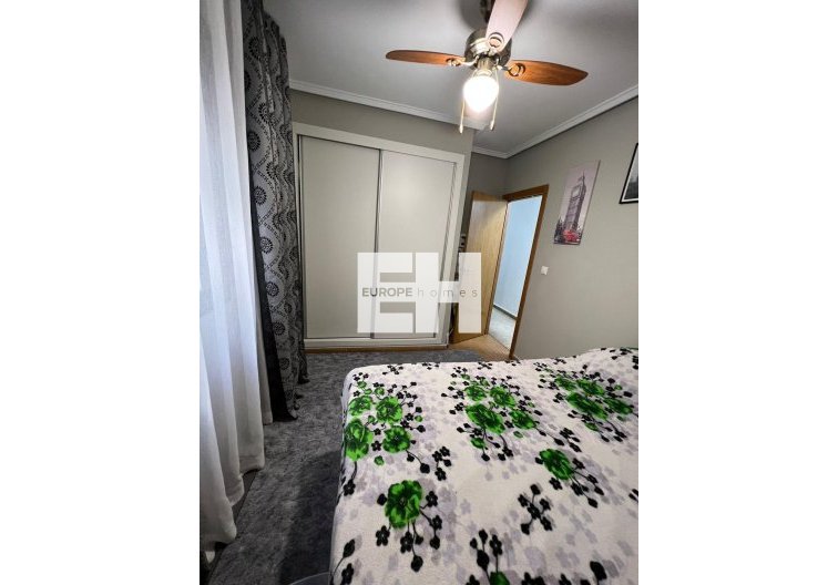 Segunda mano - Apartamento  - Torrevieja - Centro
