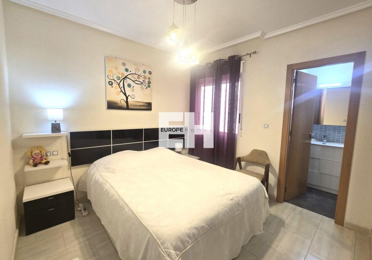 Segunda mano - Apartamento  - Torrevieja - Centro
