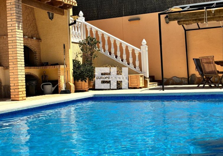 Segunda mano - villa - Los Balcones - Costa Blanca