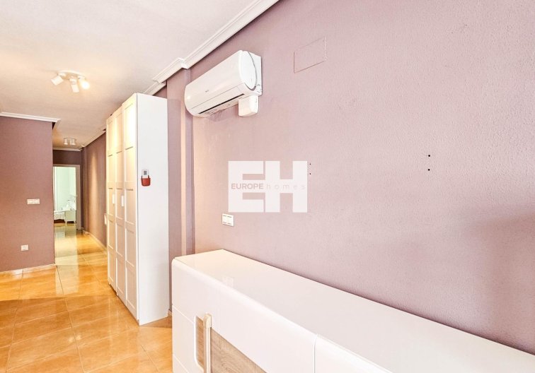 Segunda mano - Apartamento  - Torrevieja - Parque De Las Naciones