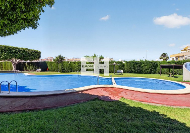 Segunda mano - Apartamento  - Torrevieja - El Limonar