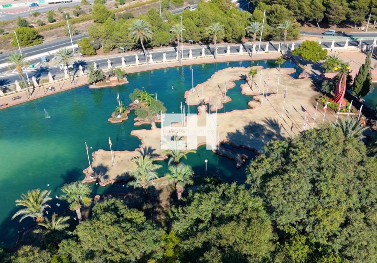 Segunda mano - Apartamento  - Torrevieja - Parque De Las Naciones
