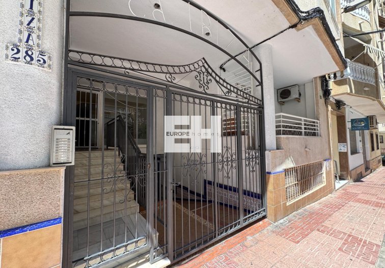 Segunda mano - Apartamento  - Torrevieja - Centro