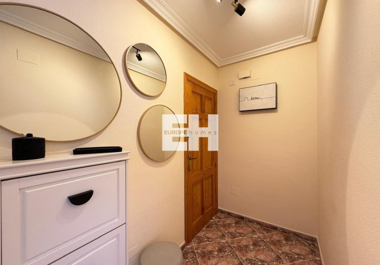 Segunda mano - Apartamento  - Torrevieja - Centro