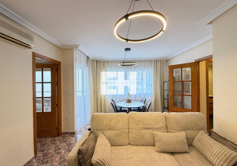 Segunda mano - Apartamento  - Torrevieja - Centro