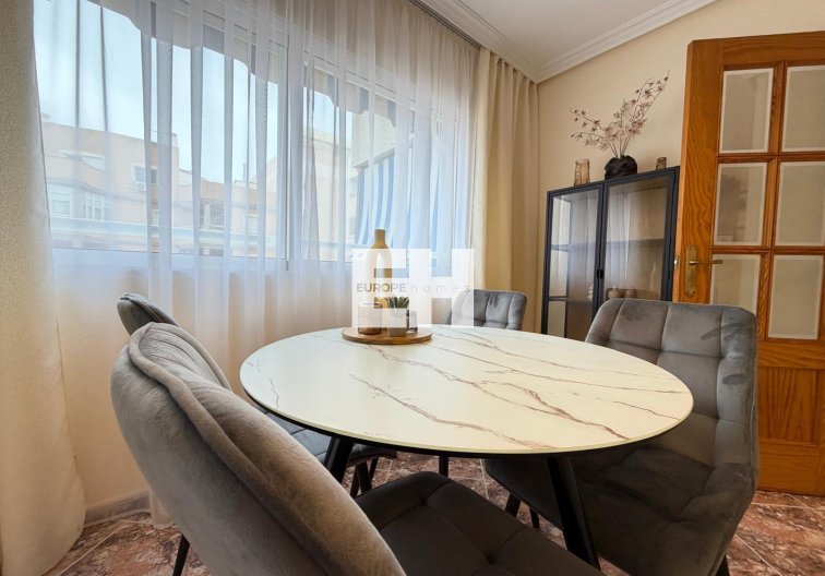Segunda mano - Apartamento  - Torrevieja - Centro