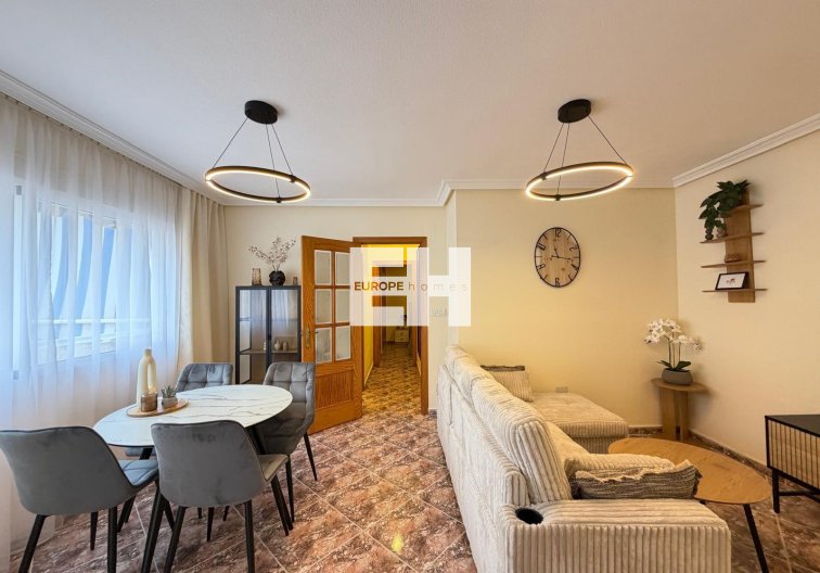 Segunda mano - Apartamento  - Torrevieja - Centro