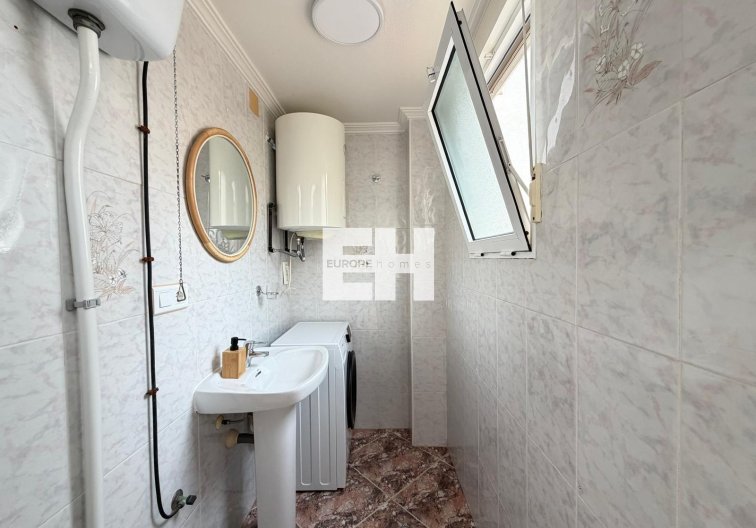 Segunda mano - Apartamento  - Torrevieja - Centro