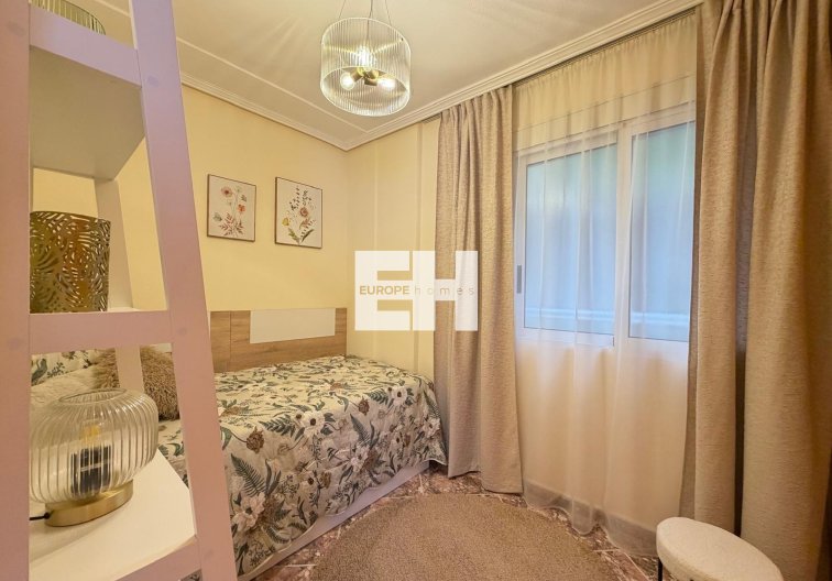 Segunda mano - Apartamento  - Torrevieja - Centro