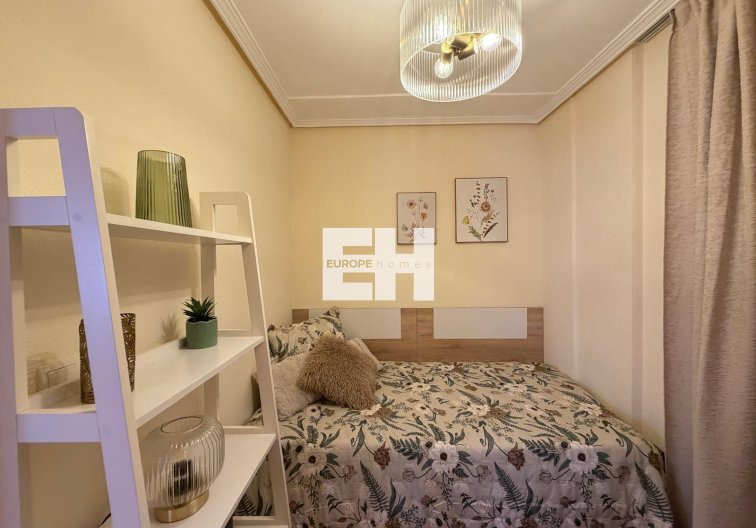 Segunda mano - Apartamento  - Torrevieja - Centro