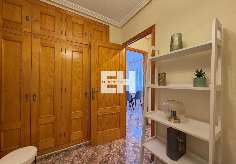 Segunda mano - Apartamento  - Torrevieja - Centro