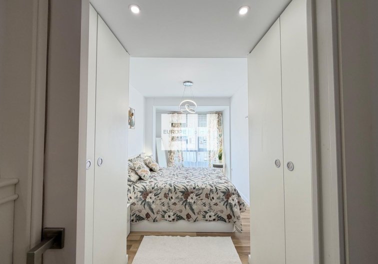 Segunda mano - Apartamento  - Torrevieja - Centro