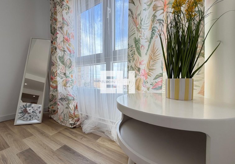 Segunda mano - Apartamento  - Torrevieja - Centro