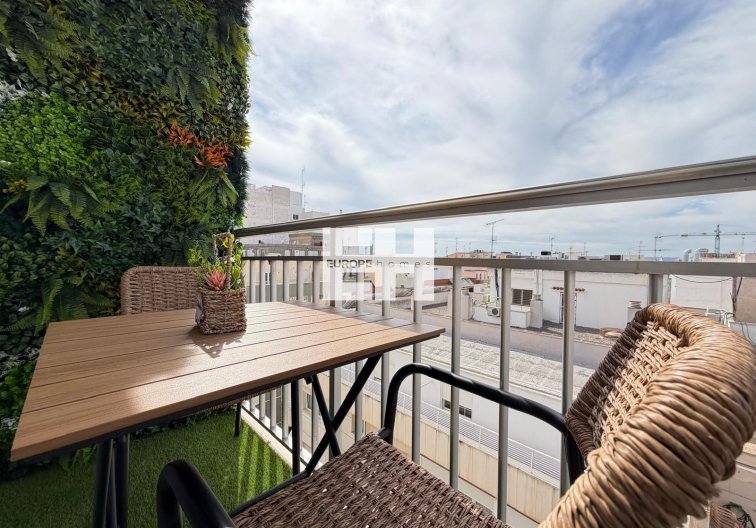 Segunda mano - Apartamento  - Torrevieja - Centro