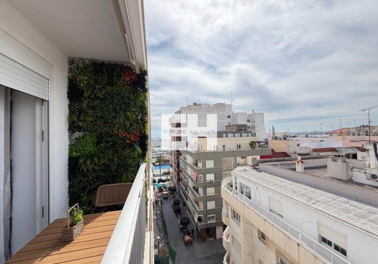 Segunda mano - Apartamento  - Torrevieja - Centro