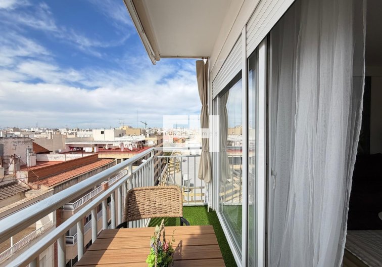 Segunda mano - Apartamento  - Torrevieja - Centro