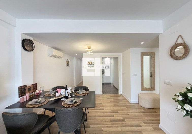 Segunda mano - Apartamento  - Torrevieja - Centro