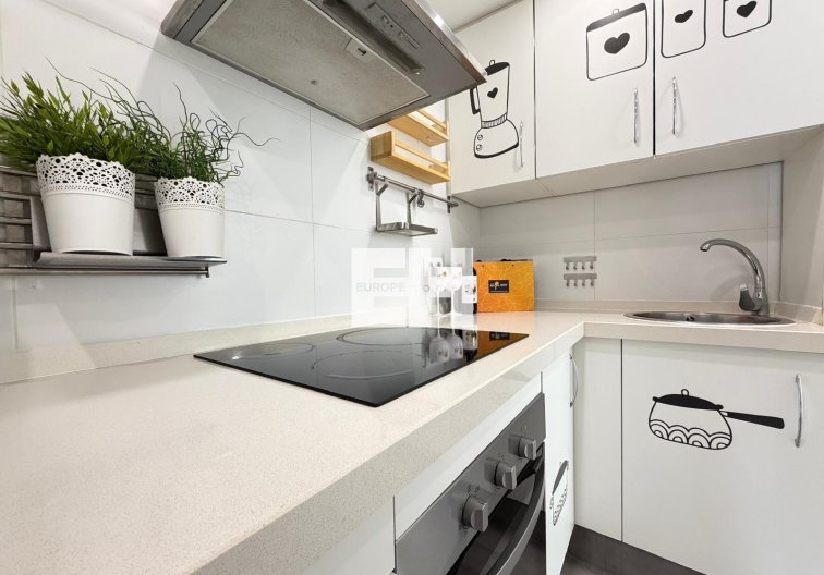 Segunda mano - Apartamento  - Torrevieja - Centro