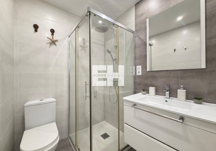 Segunda mano - Apartamento  - Torrevieja - Centro