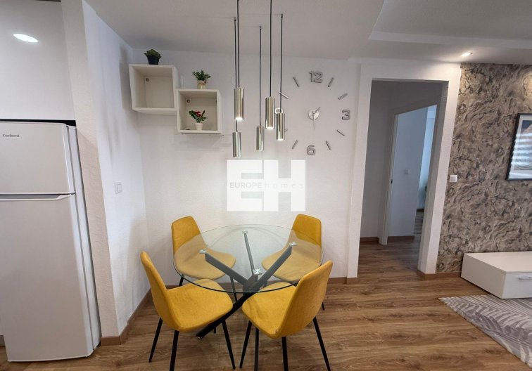 Segunda mano - Apartamento  - Torrevieja - Centro