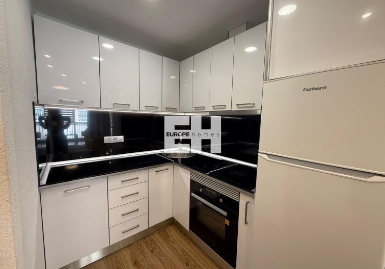 Segunda mano - Apartamento  - Torrevieja - Centro