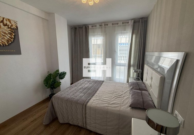 Segunda mano - Apartamento  - Torrevieja - Centro