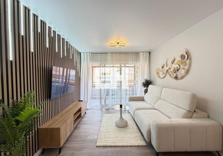Segunda mano - Apartamento  - Torrevieja - Estacion De Autobuses
