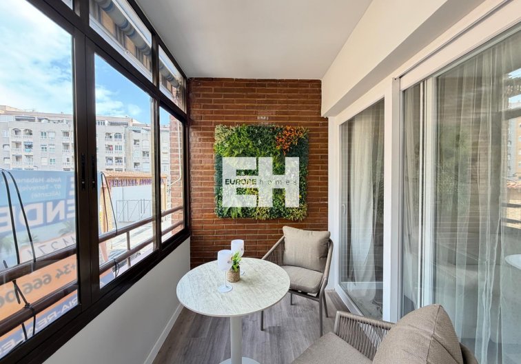 Segunda mano - Apartamento  - Torrevieja - Estacion De Autobuses