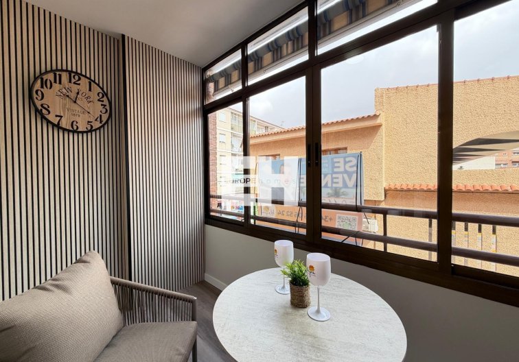 Segunda mano - Apartamento  - Torrevieja - Estacion De Autobuses