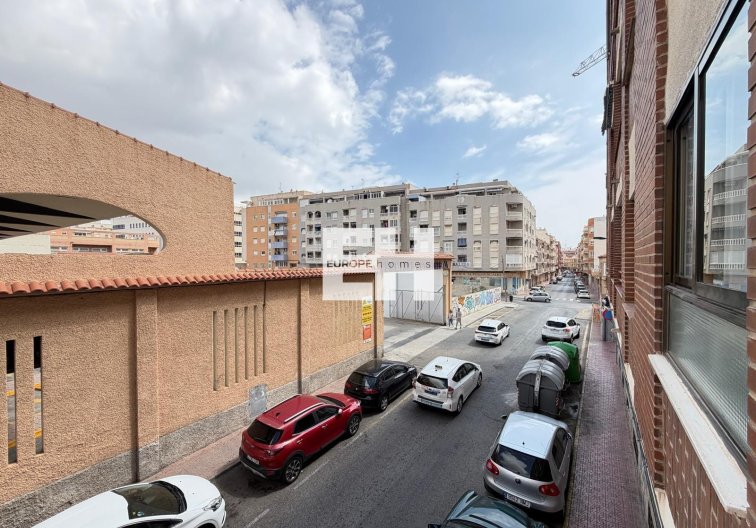Segunda mano - Apartamento  - Torrevieja - Estacion De Autobuses