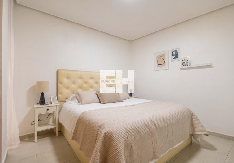Segunda mano - Apartamento  - Torrevieja - Las Calas