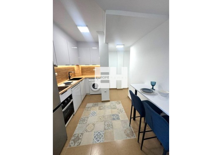 Segunda mano - Apartamento  - Torrevieja - Centro - Muelle Pesquero