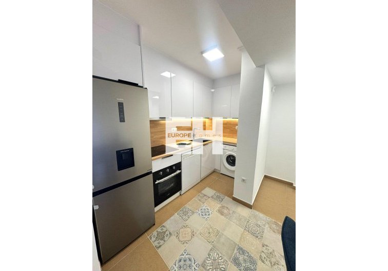 Segunda mano - Apartamento  - Torrevieja - Centro - Muelle Pesquero