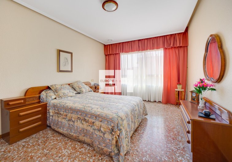 Segunda mano - Apartamento  - Torrevieja - Centro