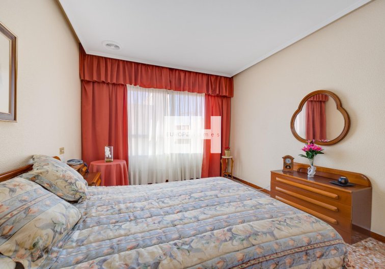 Segunda mano - Apartamento  - Torrevieja - Centro
