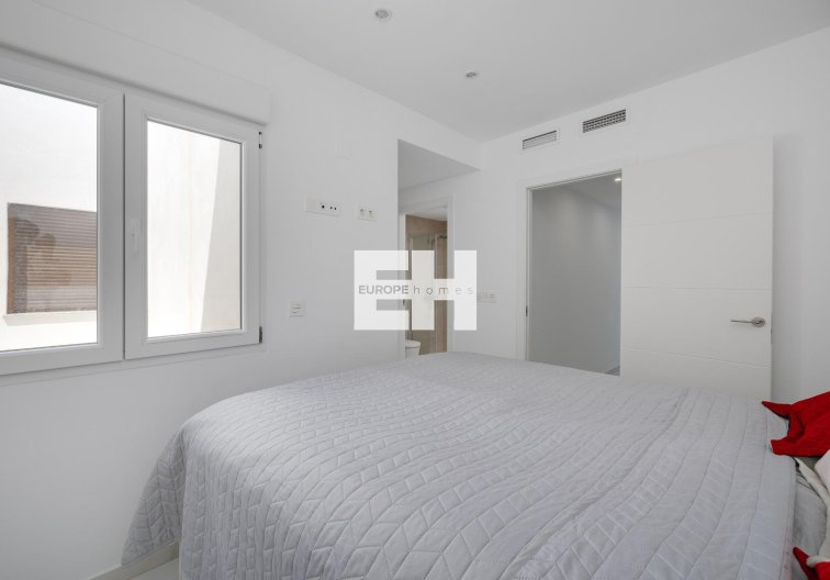 Segunda mano - town house - Torrevieja - Los Balcones 