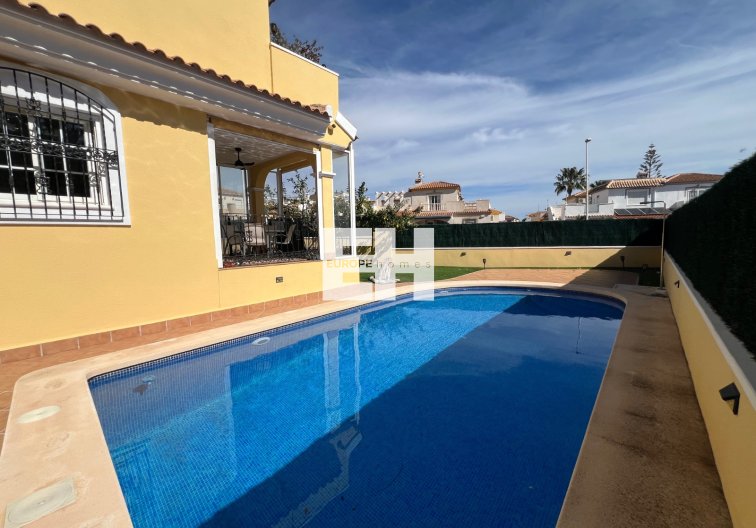Revente - villa - Orihuela Costa - Costa Blanca