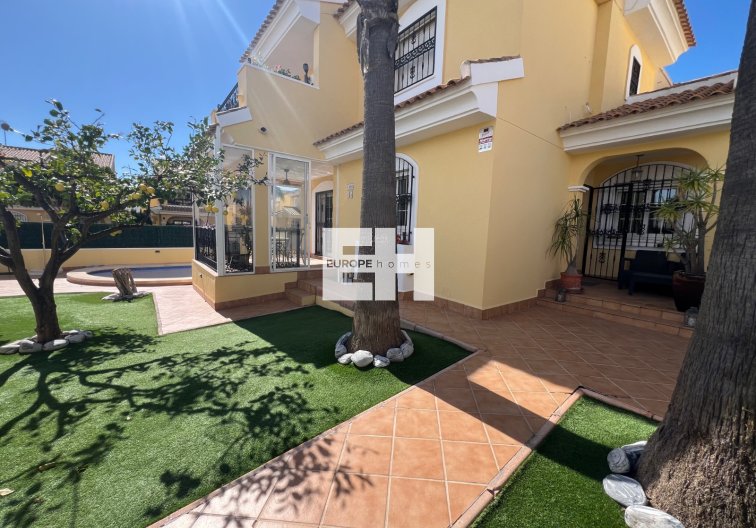 Revente - villa - Orihuela Costa - Costa Blanca