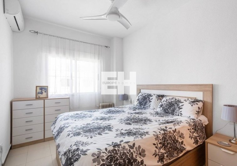 Segunda mano - villa - Torrevieja - La Mata