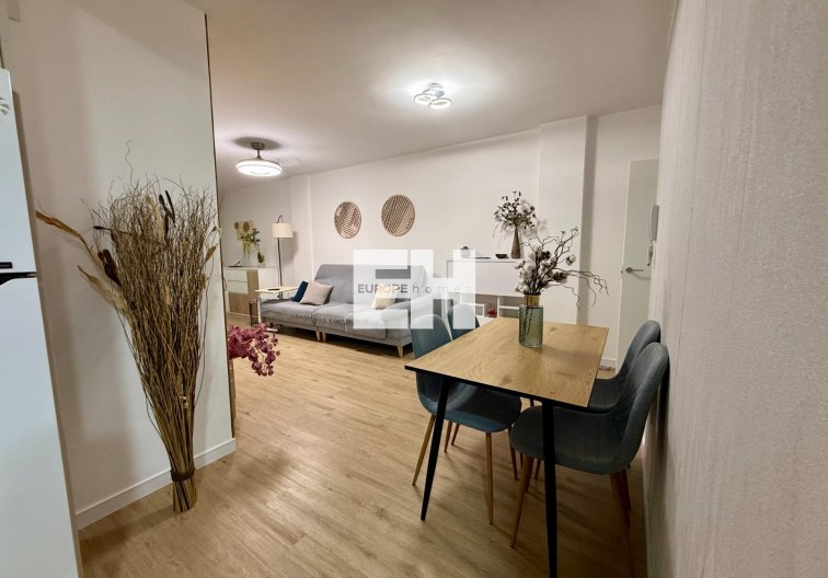 Segunda mano - Apartamento  - Torrevieja - Centro