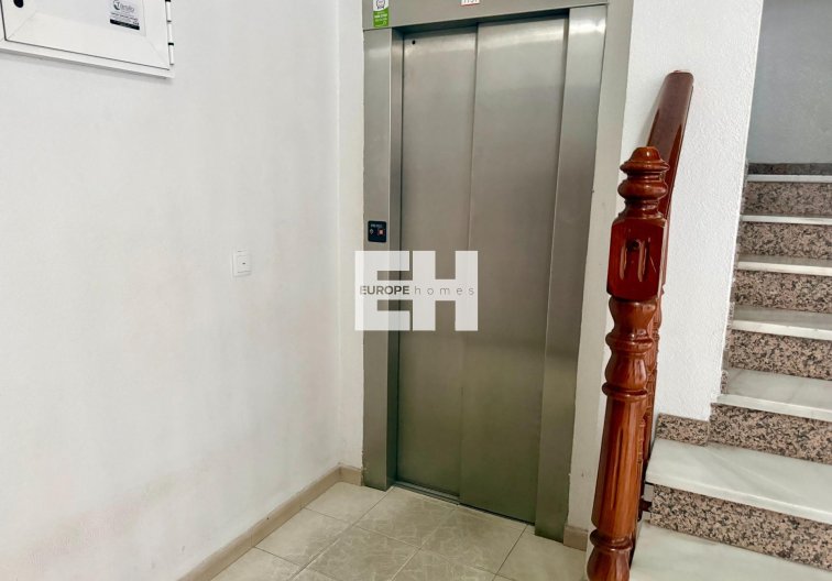 Segunda mano - Apartamento  - Torrevieja - Centro