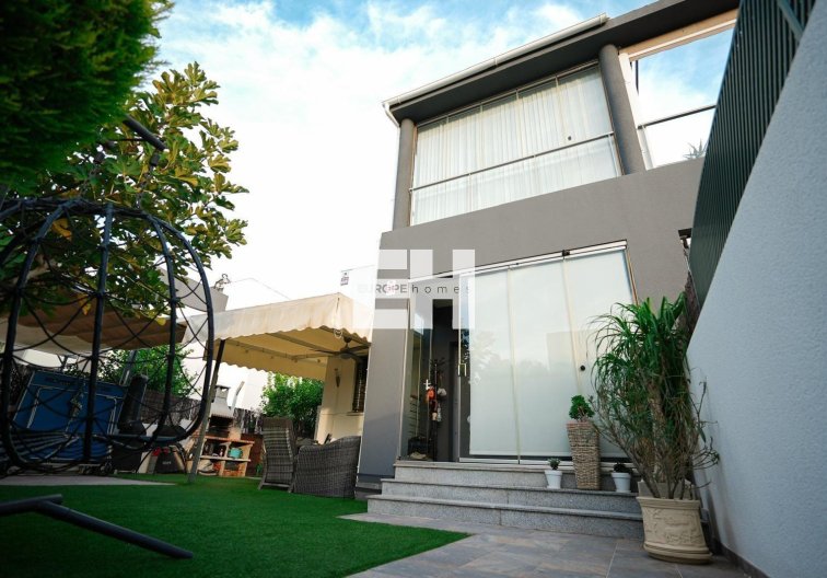Segunda mano - town house - Torrevieja - Aguas Nuevas